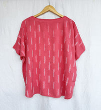 Load image into Gallery viewer, Pink lines - Soft Shibori Cotton Top