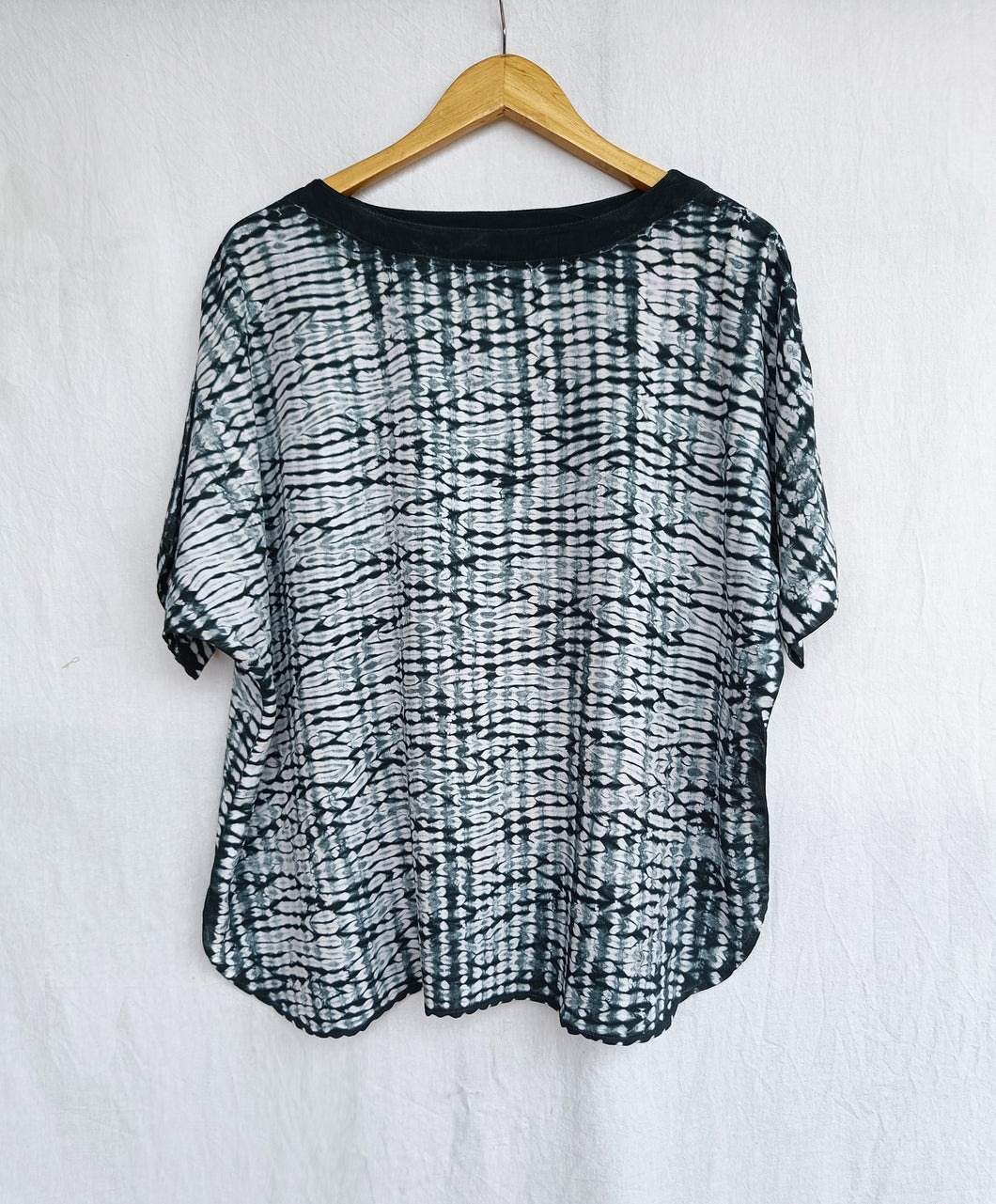 Black Ripples - Soft Shibori Cotton Top