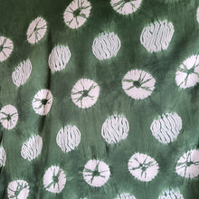 Load image into Gallery viewer, Green Orbs- Cotton Shibori Kaftan