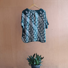 Load image into Gallery viewer, Green Ivy - Soft Shibori Cotton Top