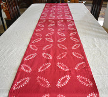 Load image into Gallery viewer, Cotton Shibori Table Runner (36cm by 228cm)