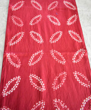 Load image into Gallery viewer, Cotton Shibori Table Runner (36cm by 228cm)