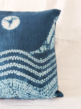 Load image into Gallery viewer, Blue Planet - Cotton shibori cushion cover (16&quot;/16&quot;)