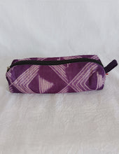 Load image into Gallery viewer, Silk Shibori Pouch with zipper