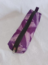 Load image into Gallery viewer, Silk Shibori Pouch with zipper